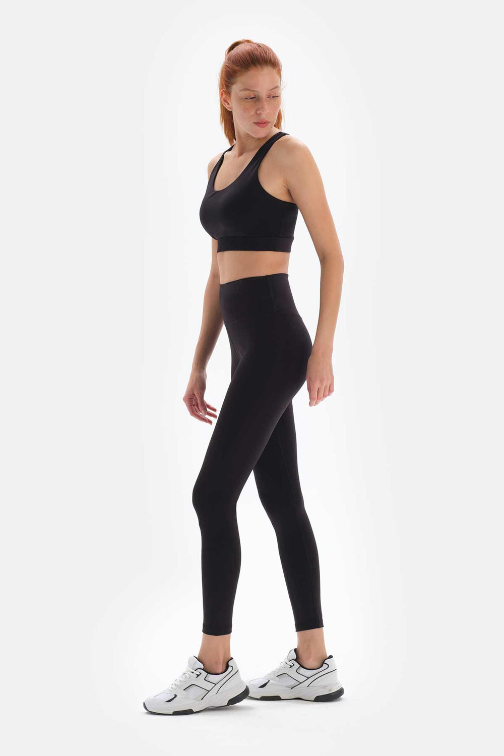 BLACK LEGGINGS