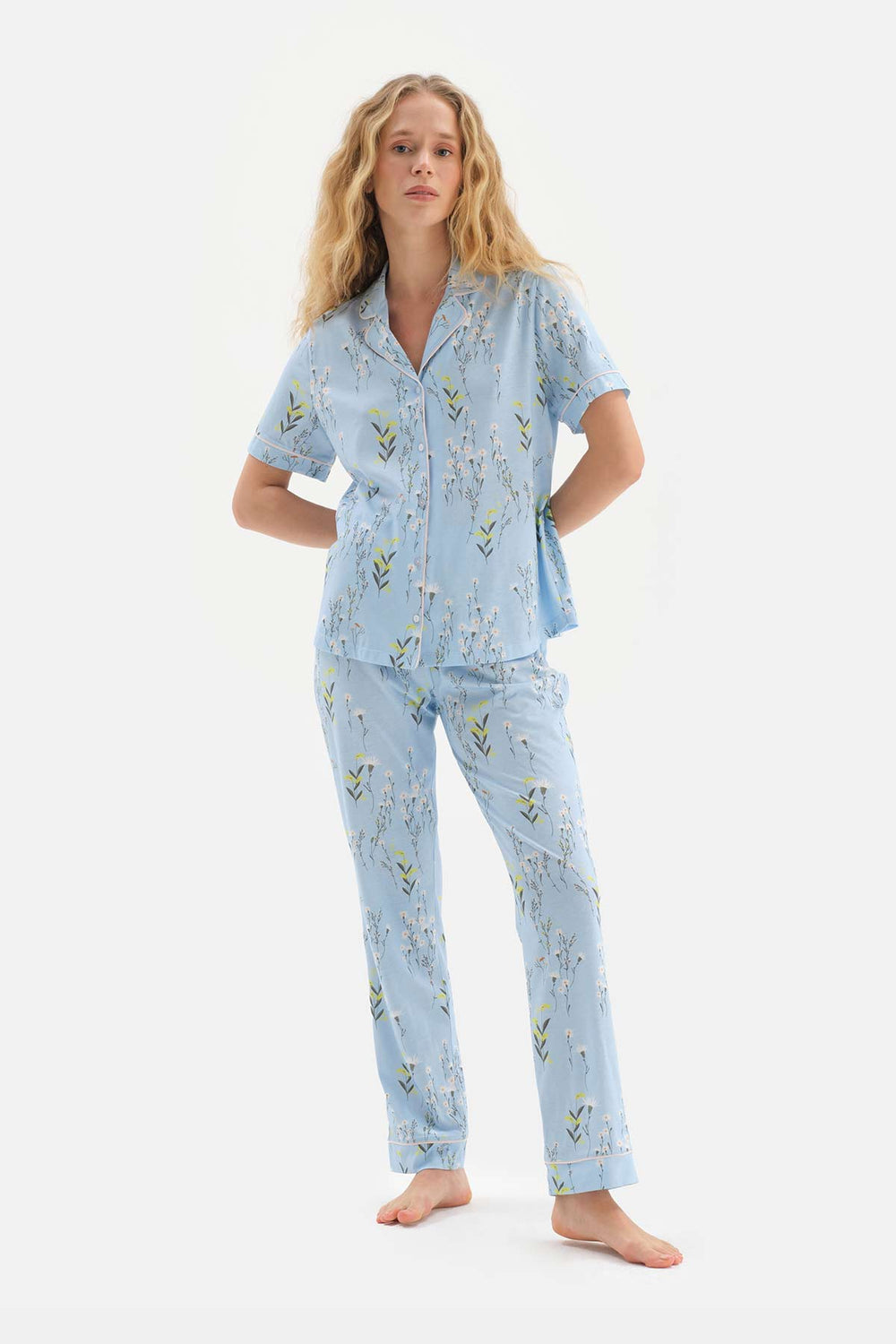 LIGHT BLUE SHIRT COLLAR FLORAL PATTERNED KNITTED PAJAMAS SUIT