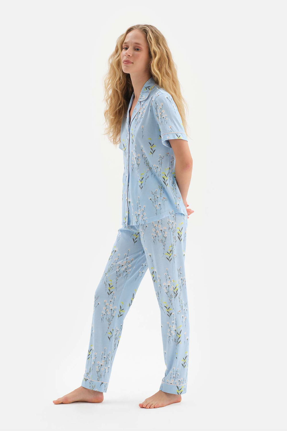 LIGHT BLUE SHIRT COLLAR FLORAL PATTERNED KNITTED PAJAMAS SUIT
