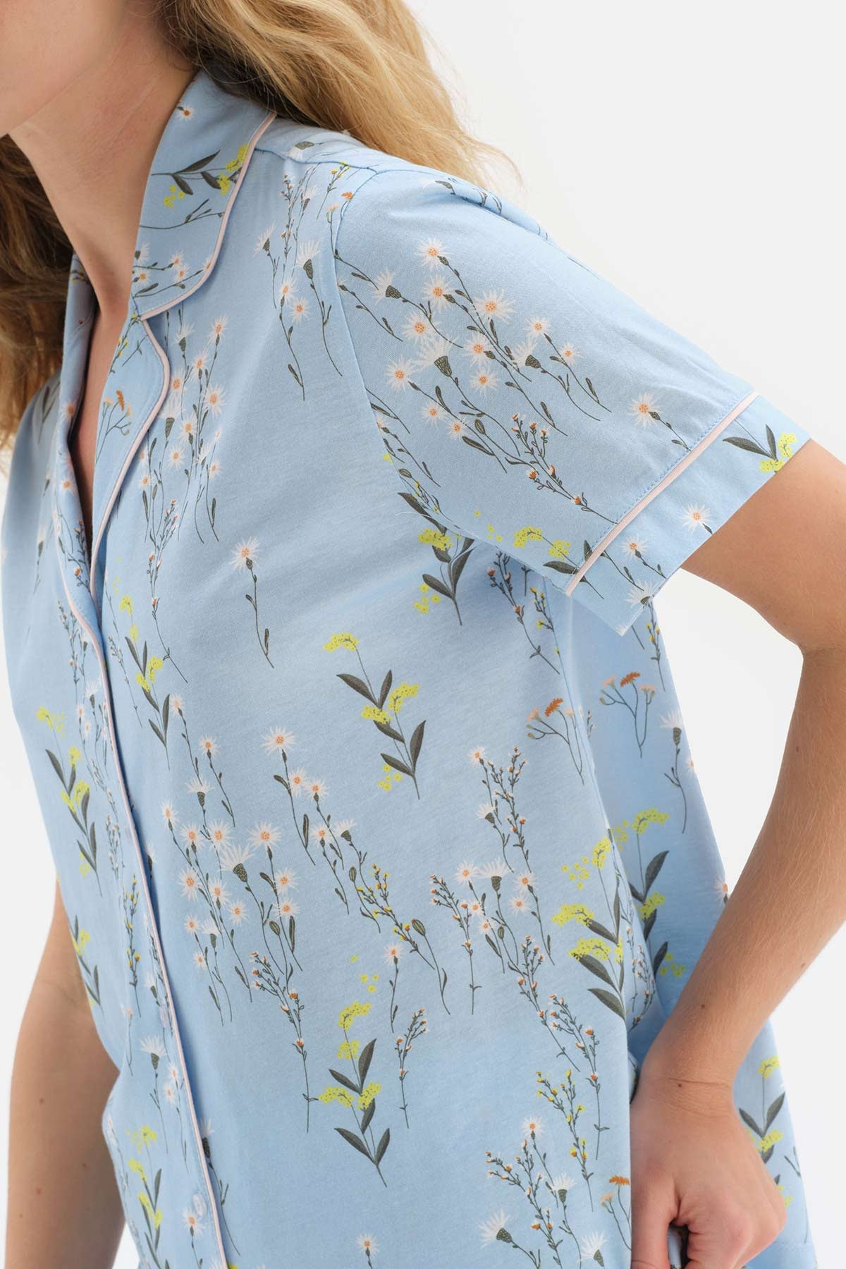 LIGHT BLUE SHIRT COLLAR FLORAL PATTERNED KNITTED PAJAMAS SUIT