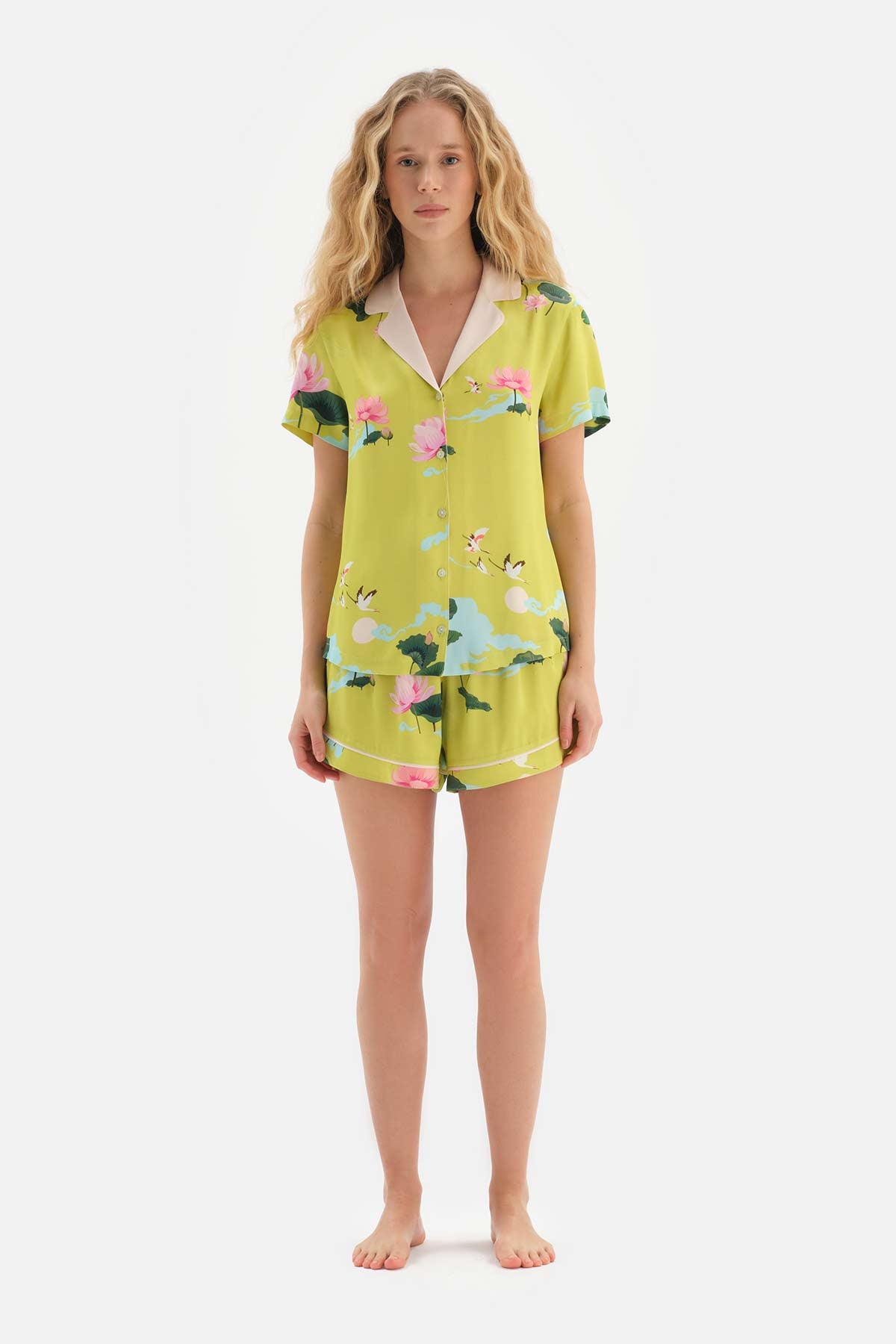 GREEN SHIRT COLLAR FLORAL PATTERNED SATIN SHORTS PAJAMAS SUIT