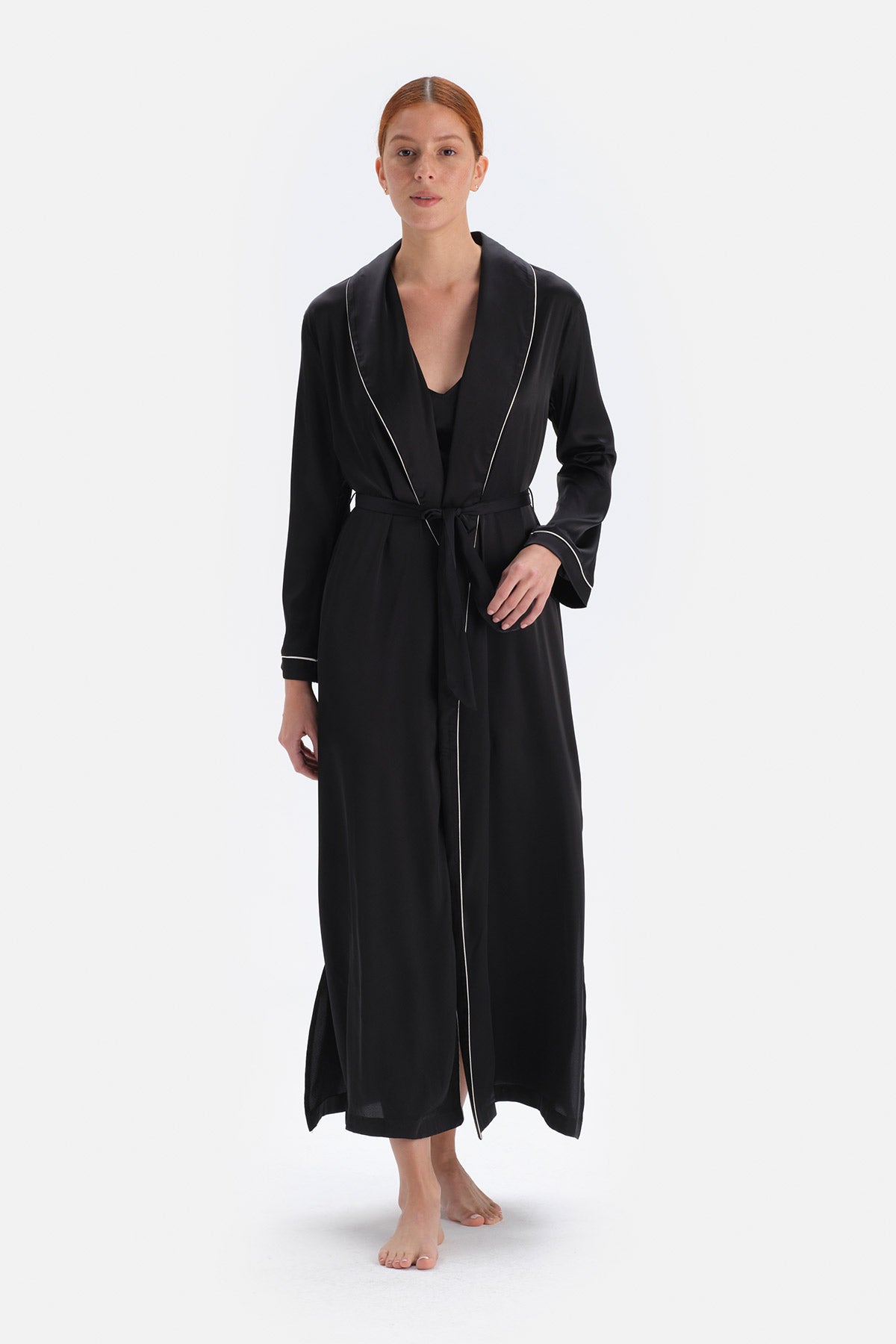 BLACK ROBE