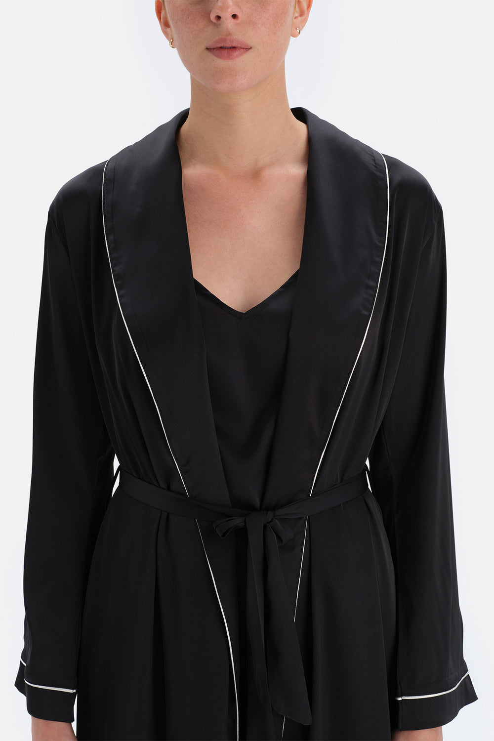 BLACK ROBE
