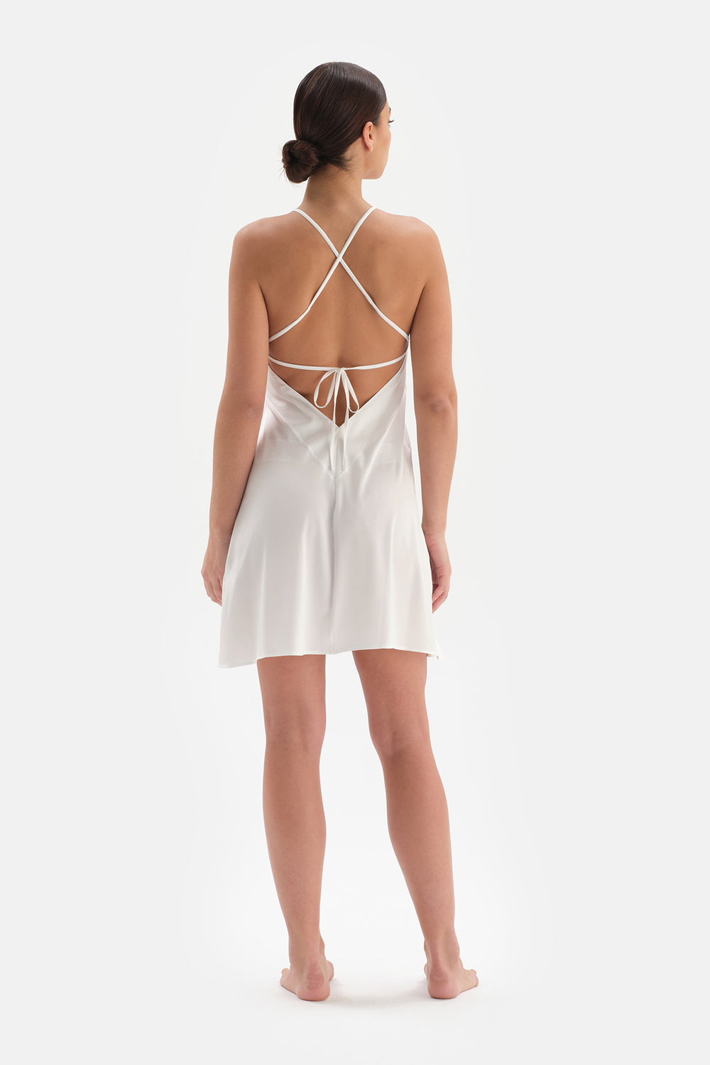 WHITE NIGHTIE