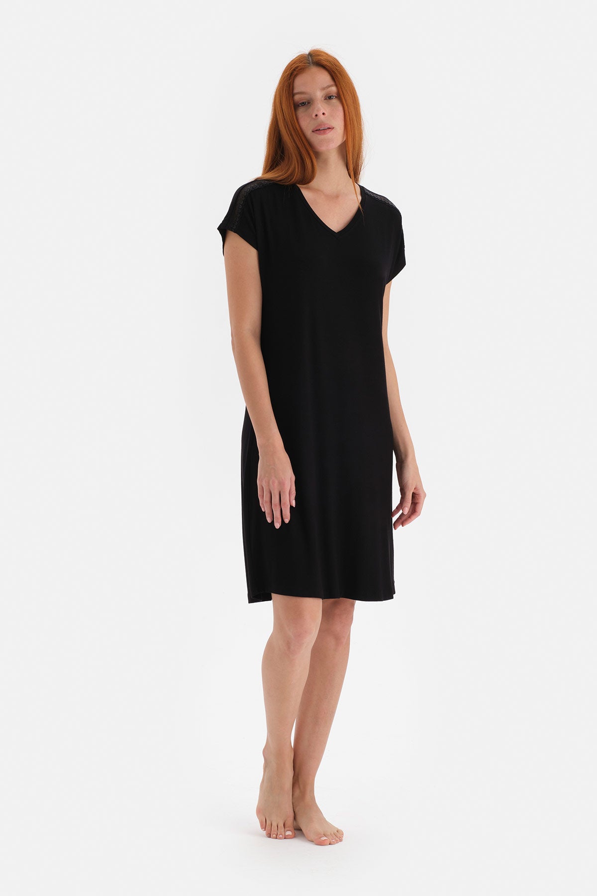 BLACK NIGHTIE