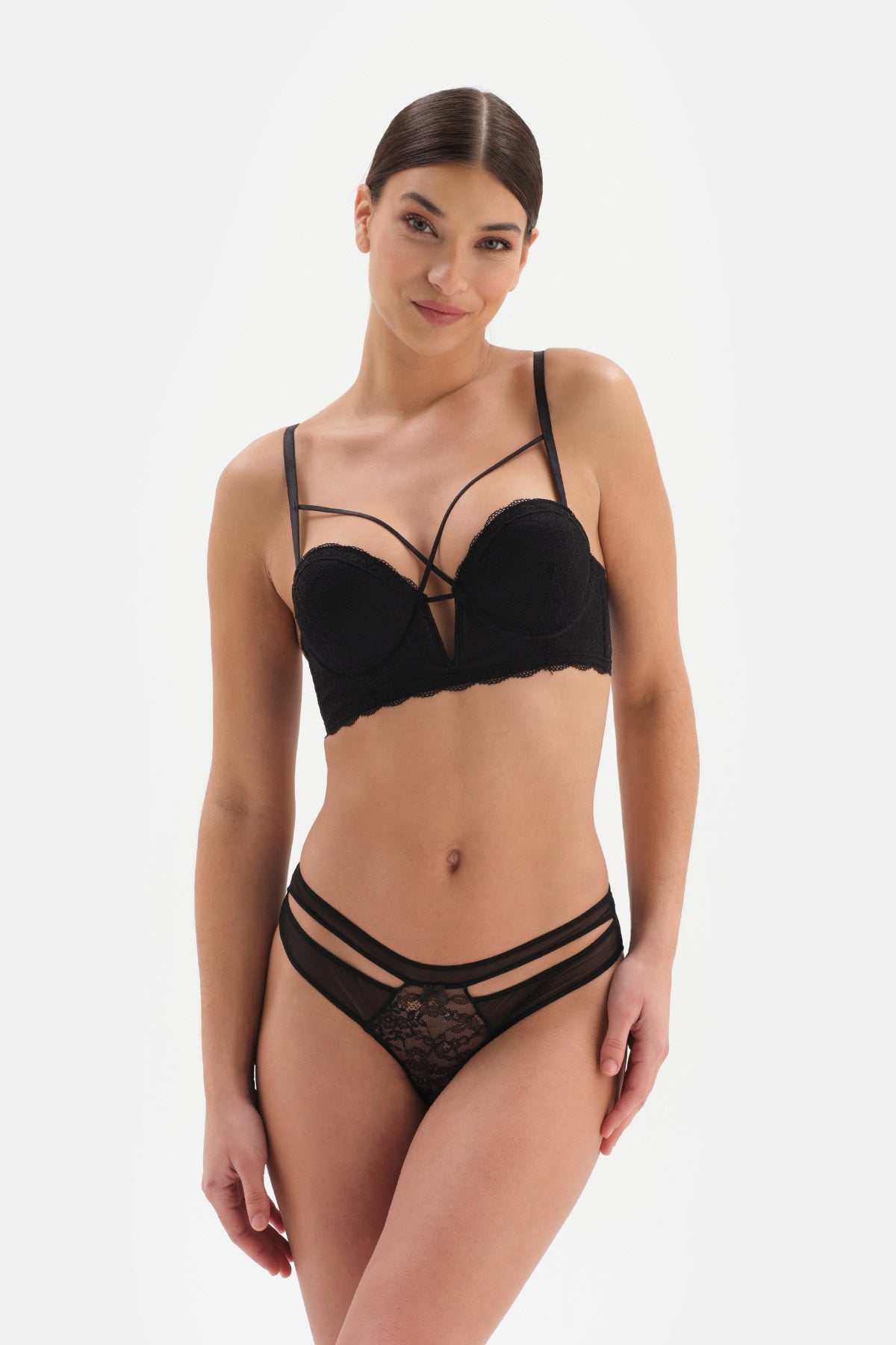 BLACK BRA