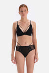 BLACK BRA
