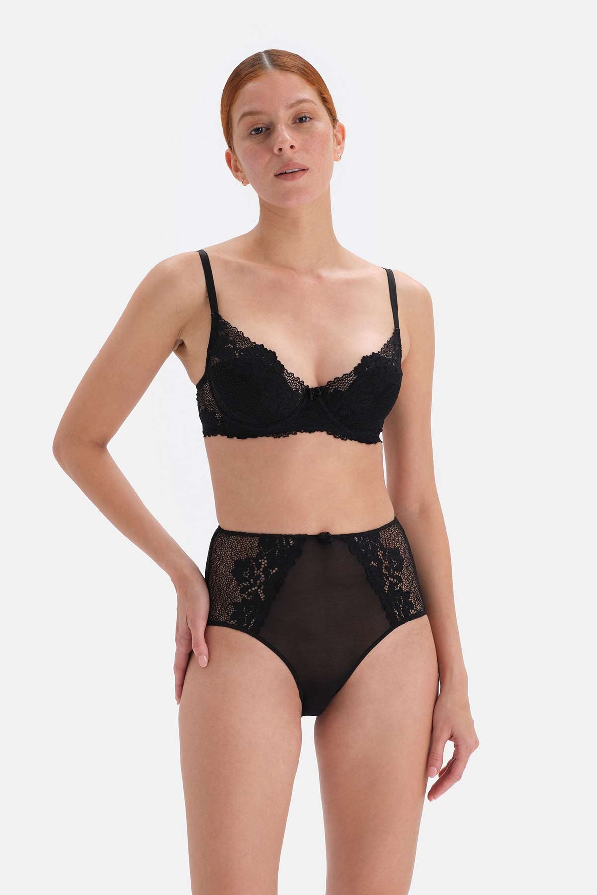 BLACK BRA