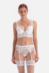 WHITE GARTER