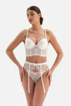 WHITE GARTER