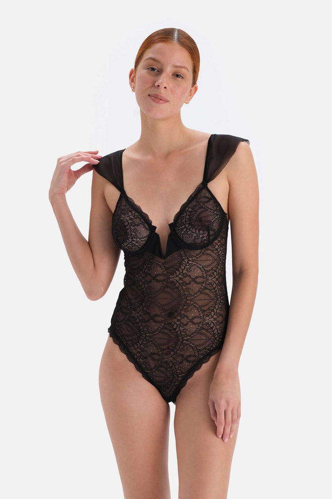 BLACK BODYSUIT