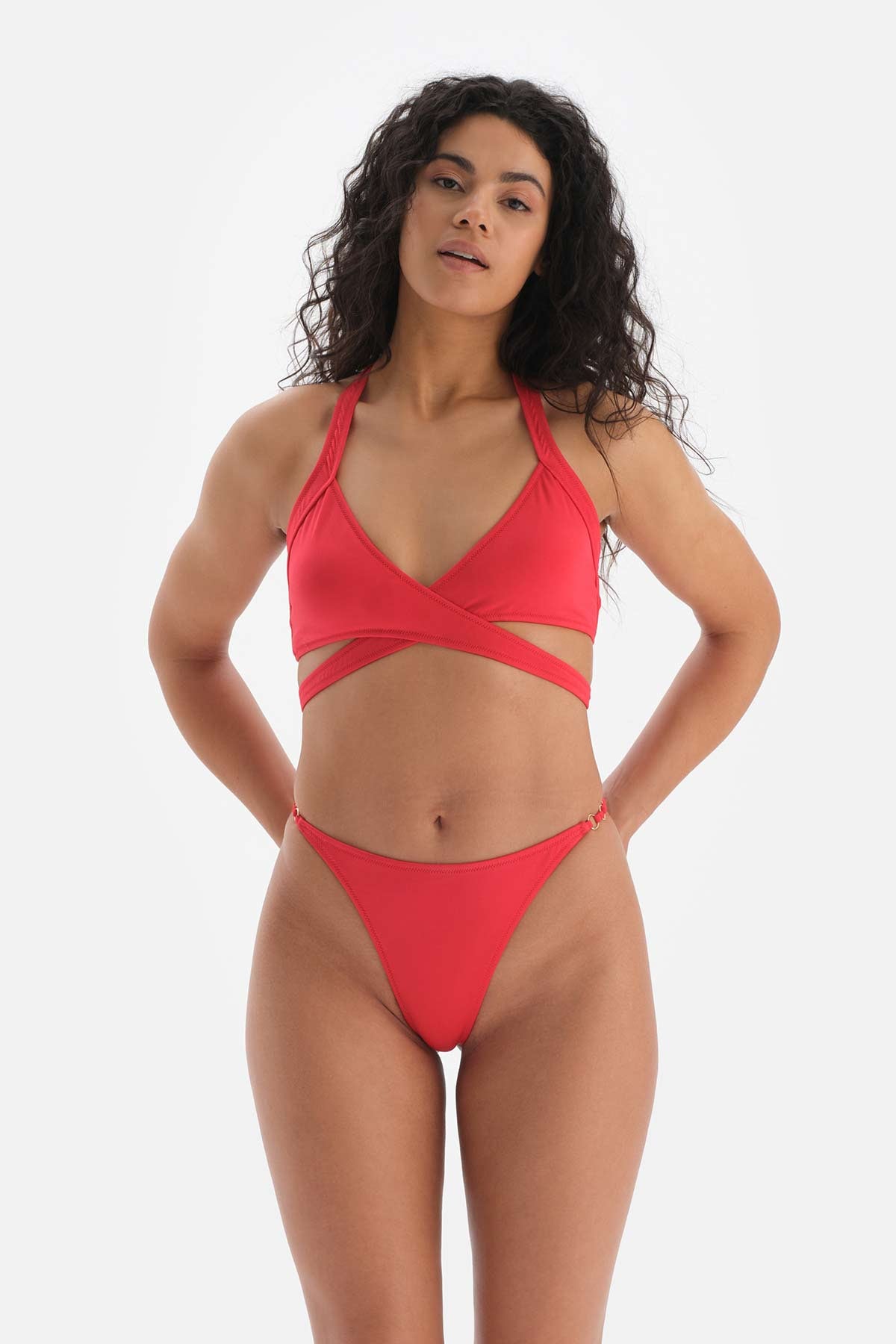 Kırmızı Boyundan Bağlı Bikini Üstü