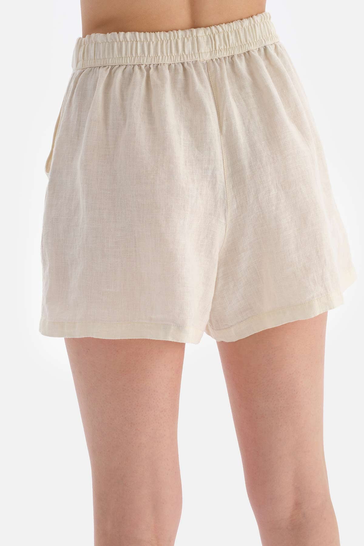 BEIGE SHORTS