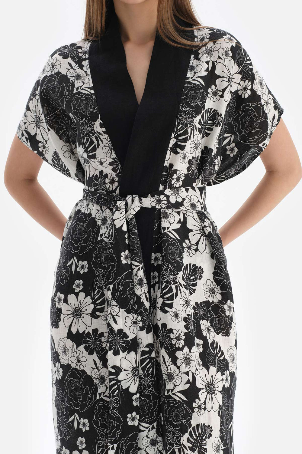 Siyah Beyaz Keten Uzun Kimono