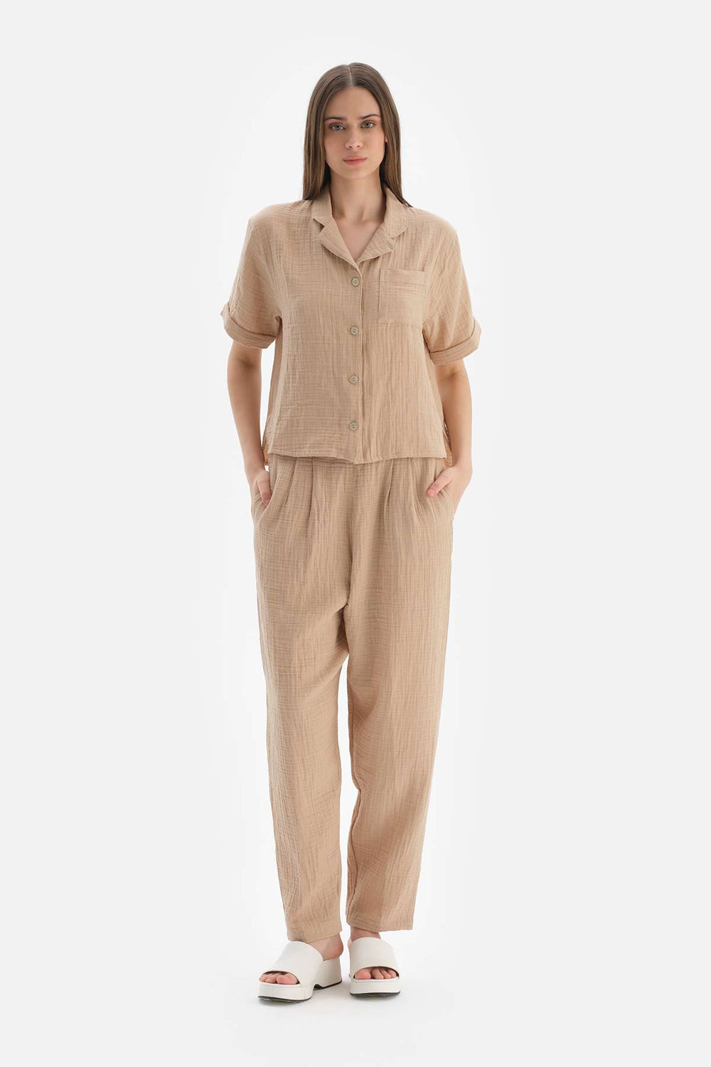 BEIGE TROUSERS
