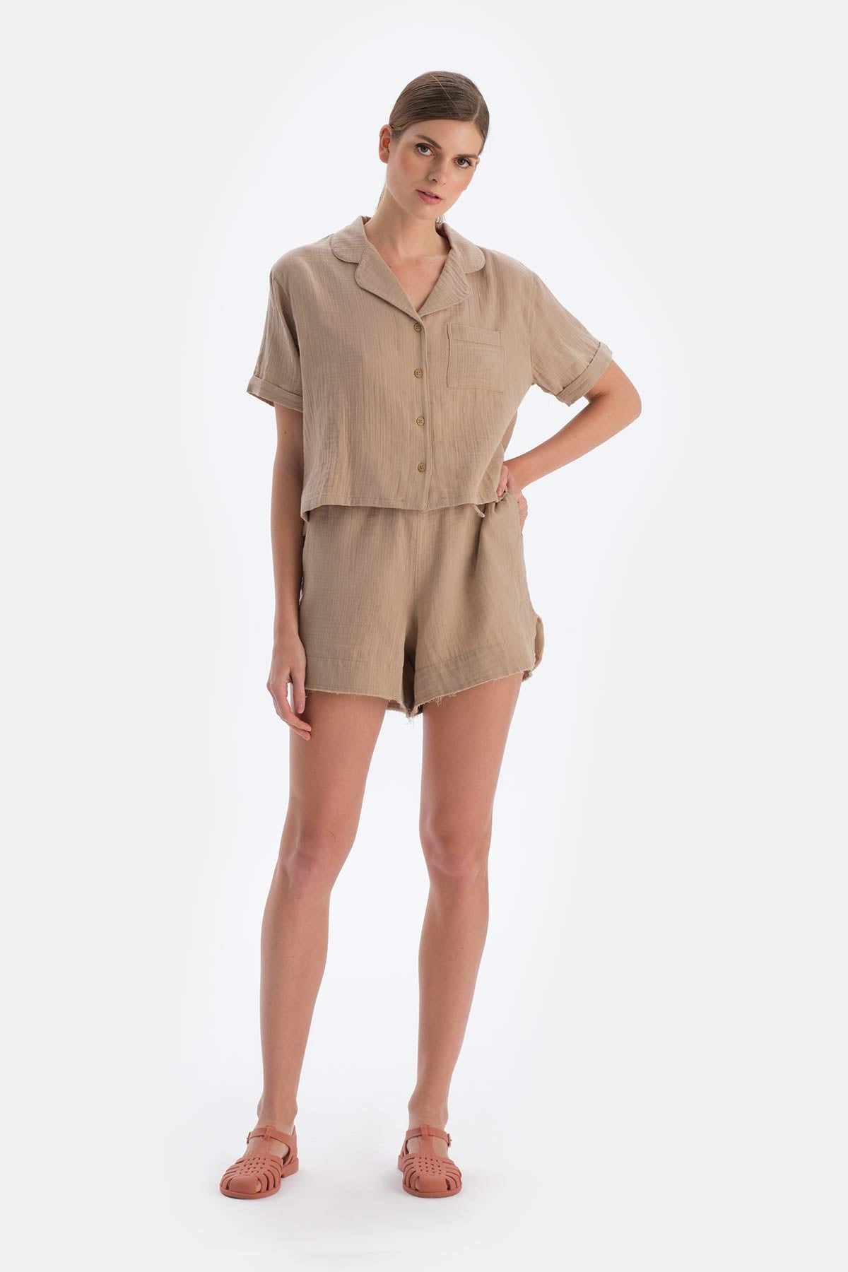 Bej Müslin Şort