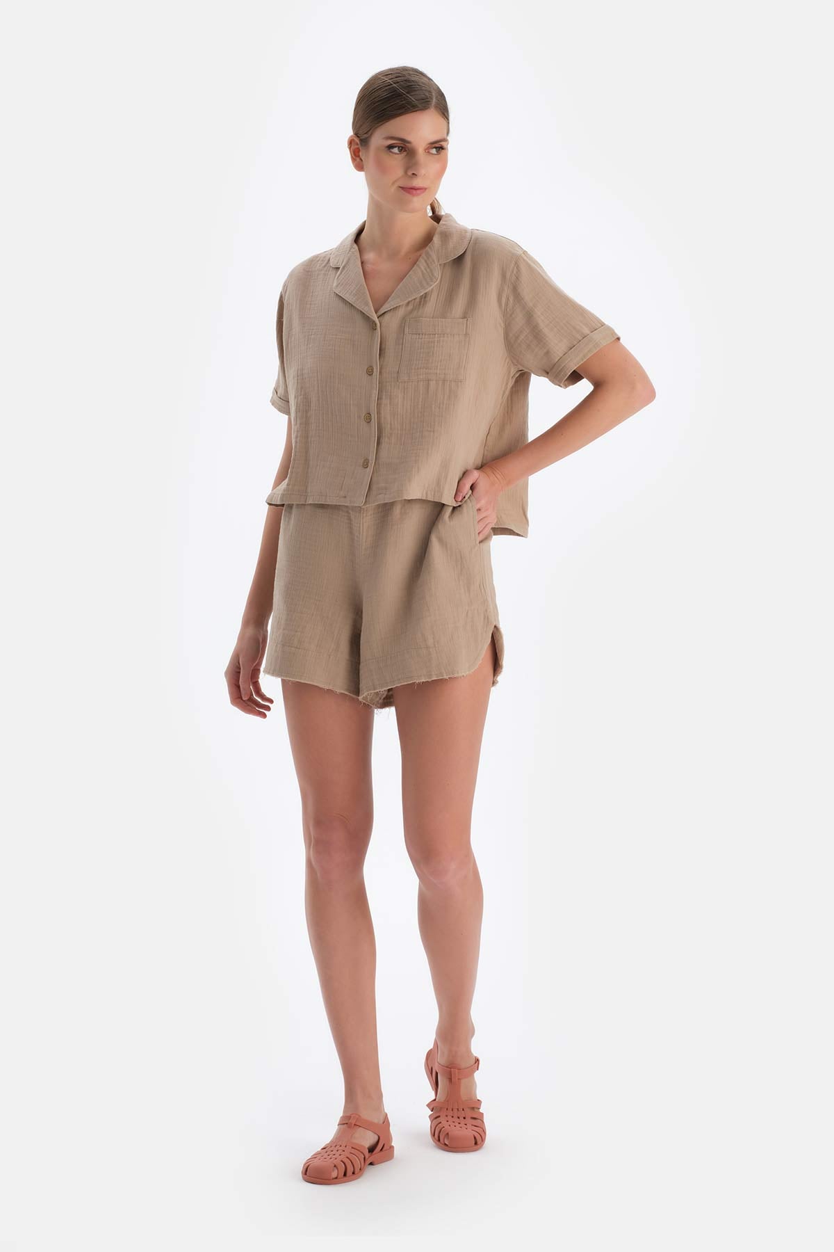 Bej Müslin Şort