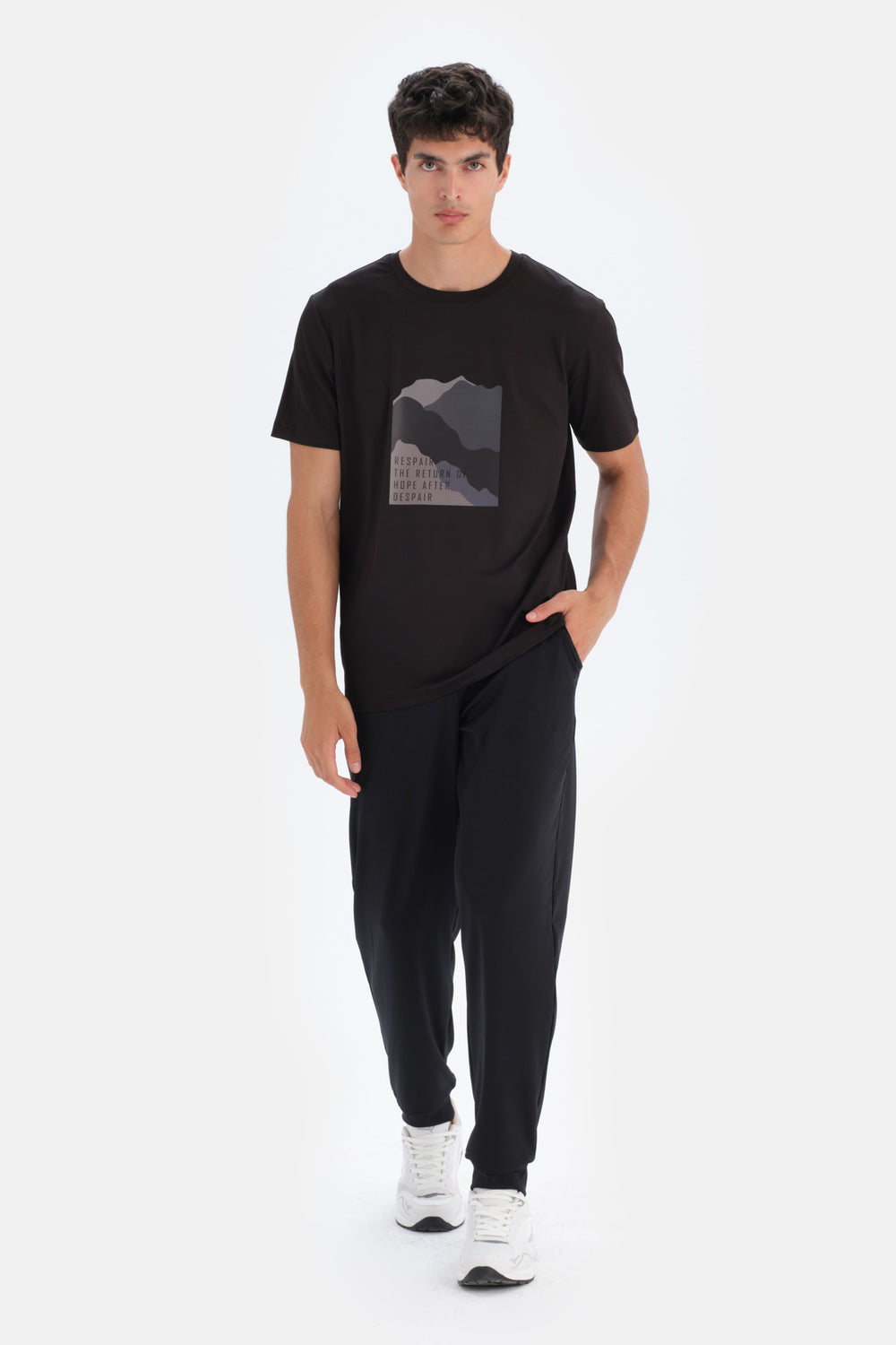 Black T-SHIRT