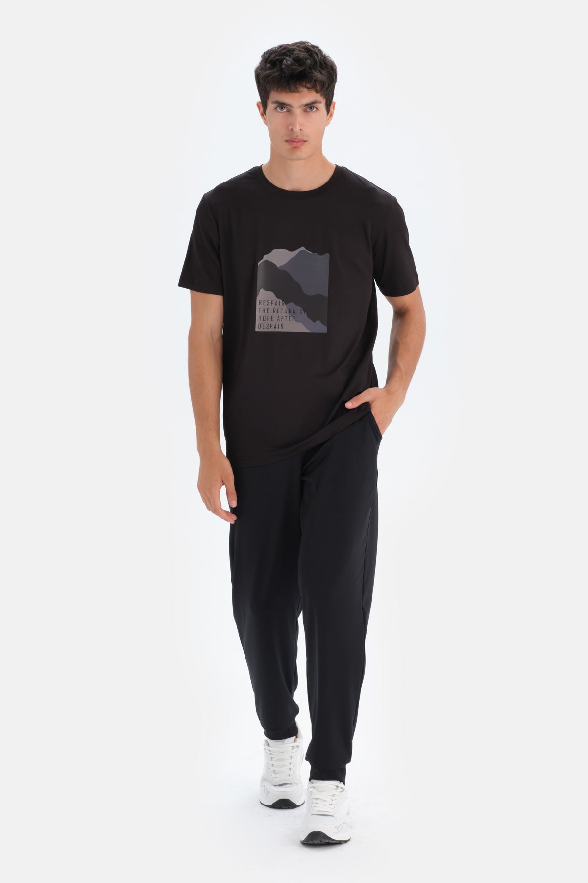 Black T-SHIRT