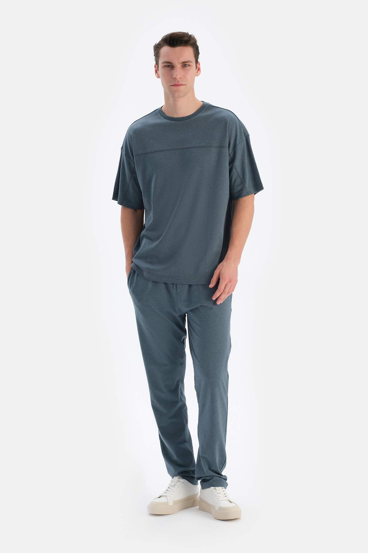 Indigo CREW-NECK OVERSIZE EVERFRESH T-SHIRT