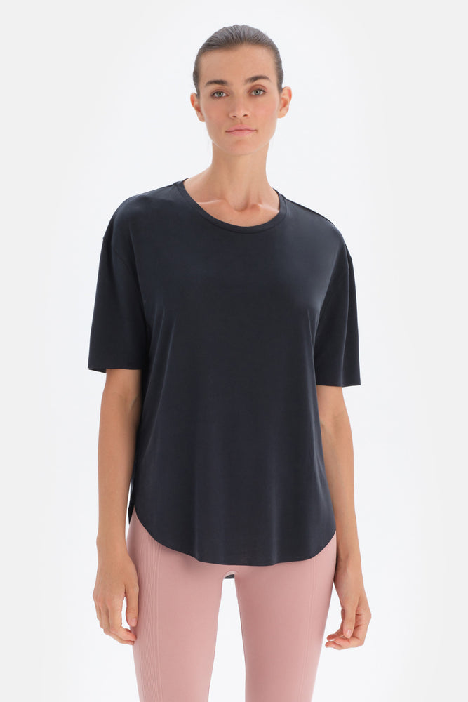 Black T-SHIRT