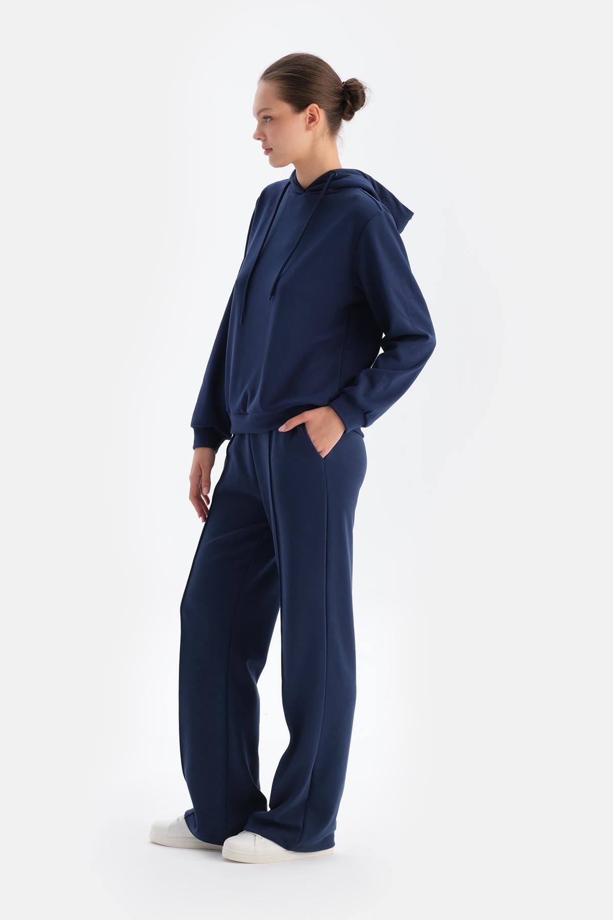 Lacivert Uzun Kollu Kapüşonlu Basıc Modal Sweatshırt