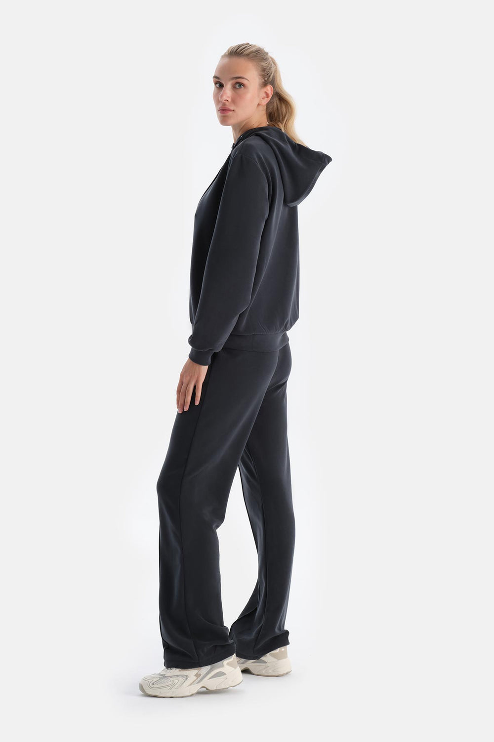 Black LONG SLEEVE HOODED BASIC MODAL SWEATSHIRT