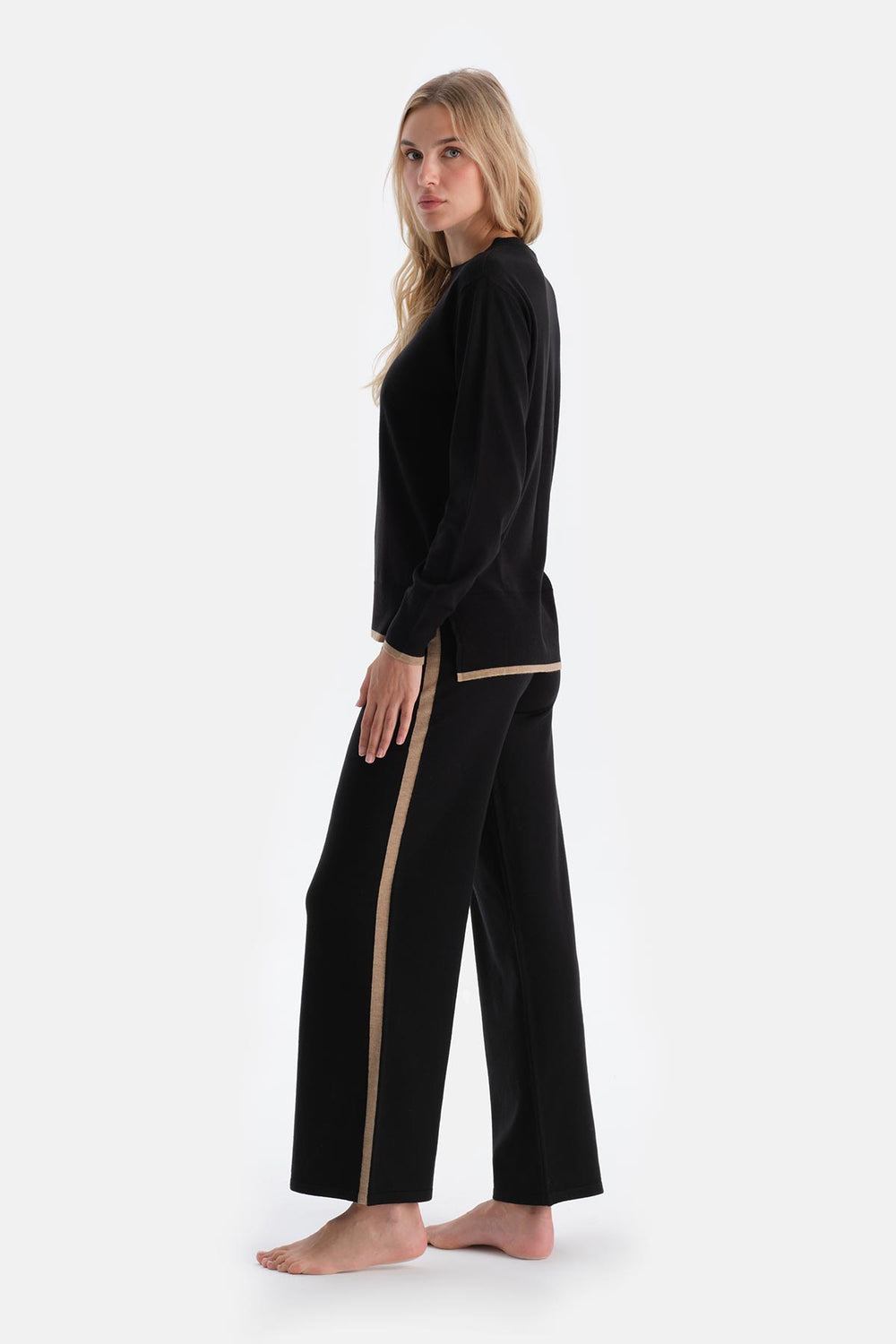 Black CASHMERE SWEATSHIRT