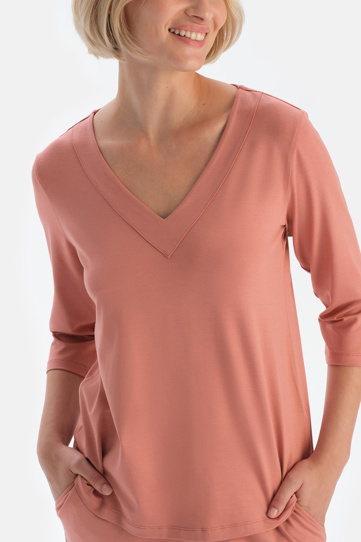 Dusty Rose LONG SLEEVE V-NECK T-SHIRT TROUSERS PAJAMA SET