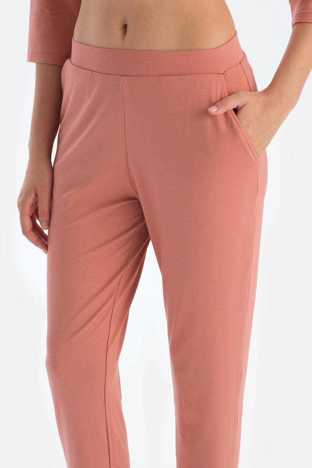 Dusty Rose LONG SLEEVE V-NECK T-SHIRT TROUSERS PAJAMA SET