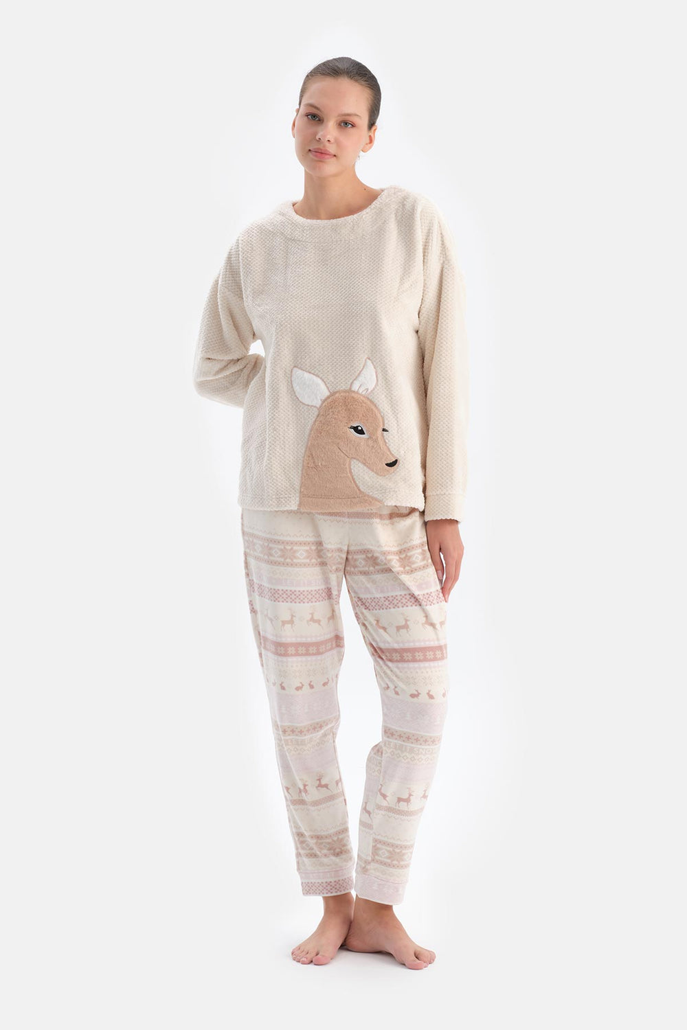 Ekru Geyikli Altı Metraj Baskılı Pijama Takımı