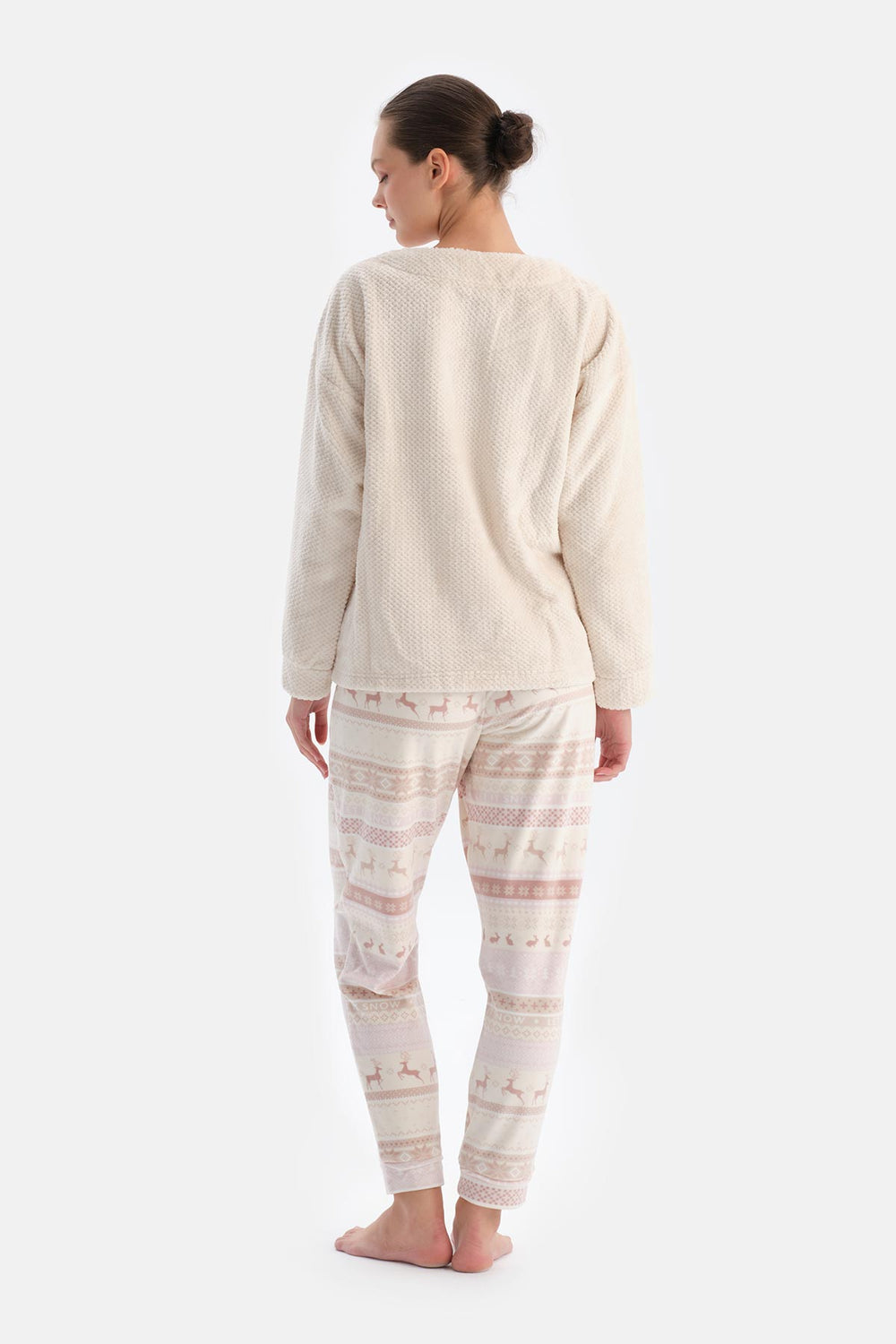 Ekru Geyikli Altı Metraj Baskılı Pijama Takımı