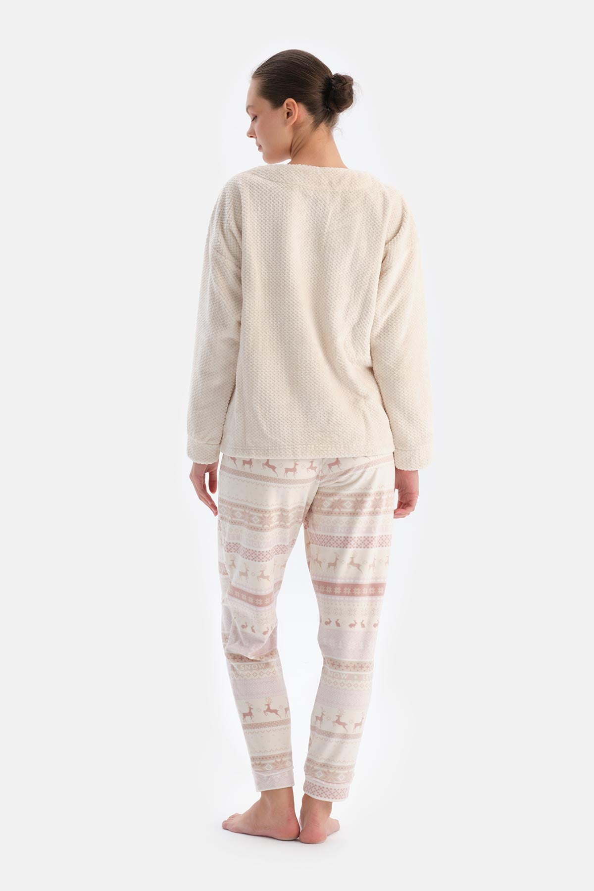 Ekru Geyikli Altı Metraj Baskılı Pijama Takımı