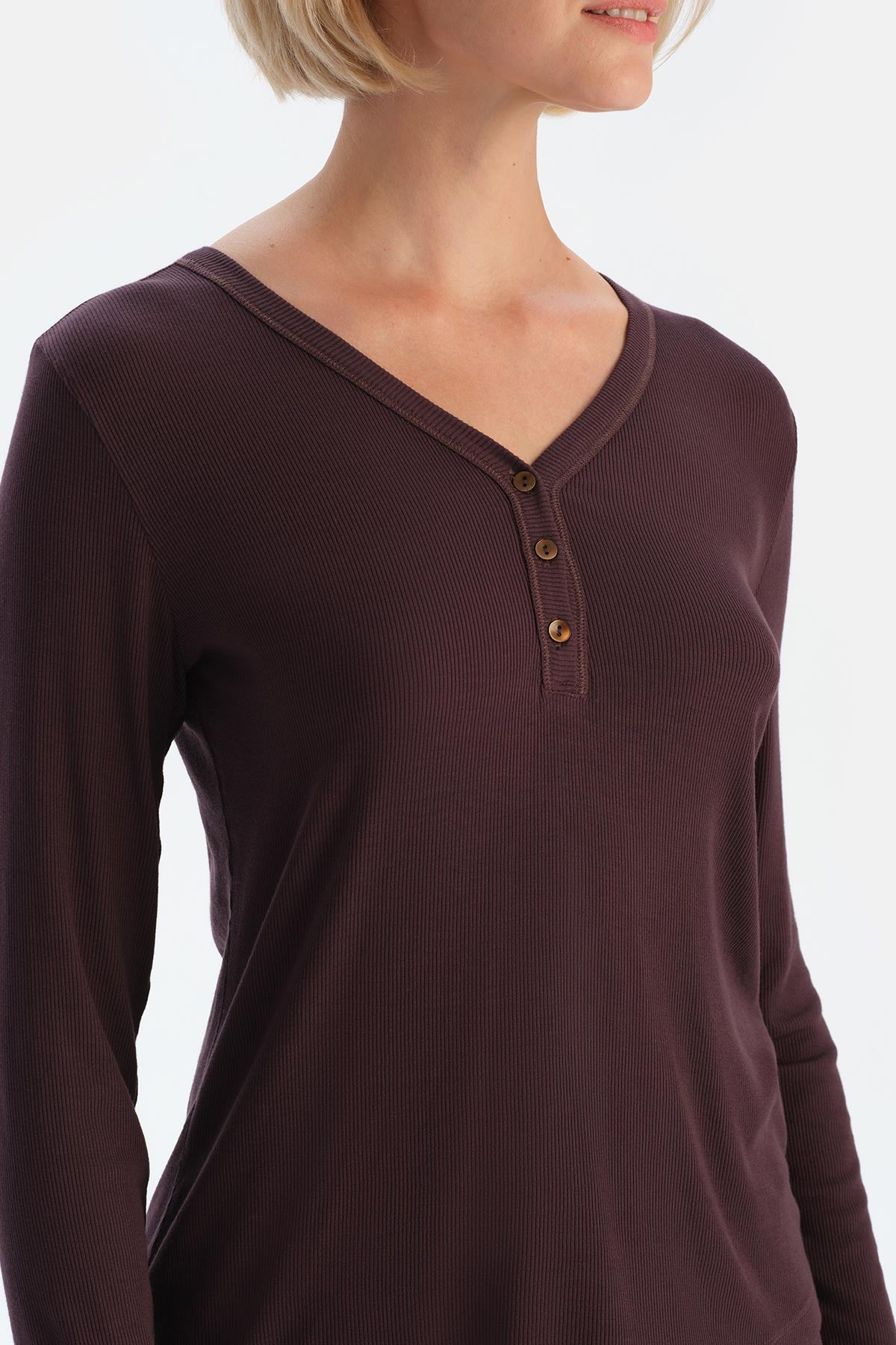 Damson V-NECK BUTTONED PAJAMA SET