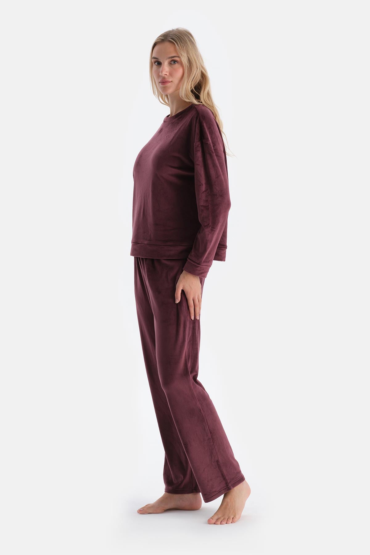 Damson CREW NECK LONG SLEEVE VELVET PAJAMA SET