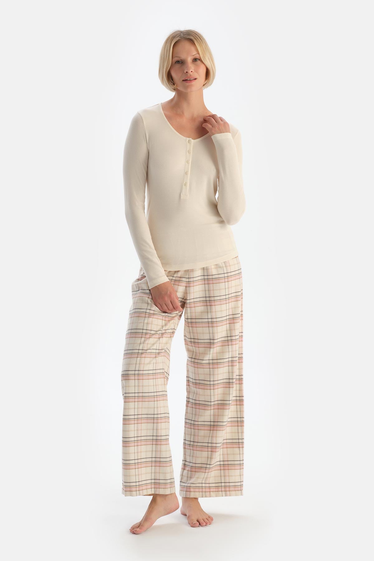 Ecru T-SHIRT & WOVEN TROUSERS PAJAMA SET