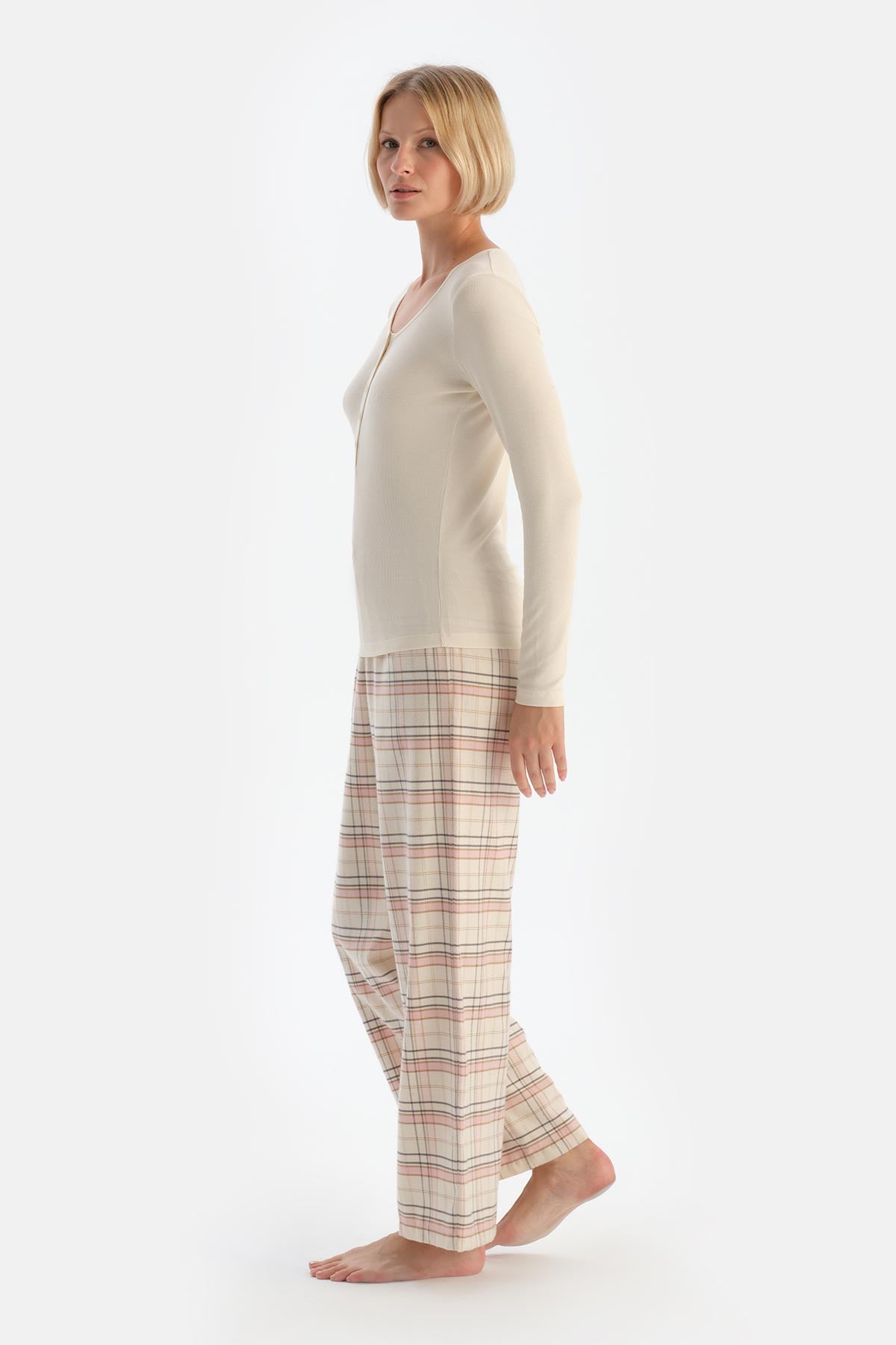 Ecru T-SHIRT & WOVEN TROUSERS PAJAMA SET