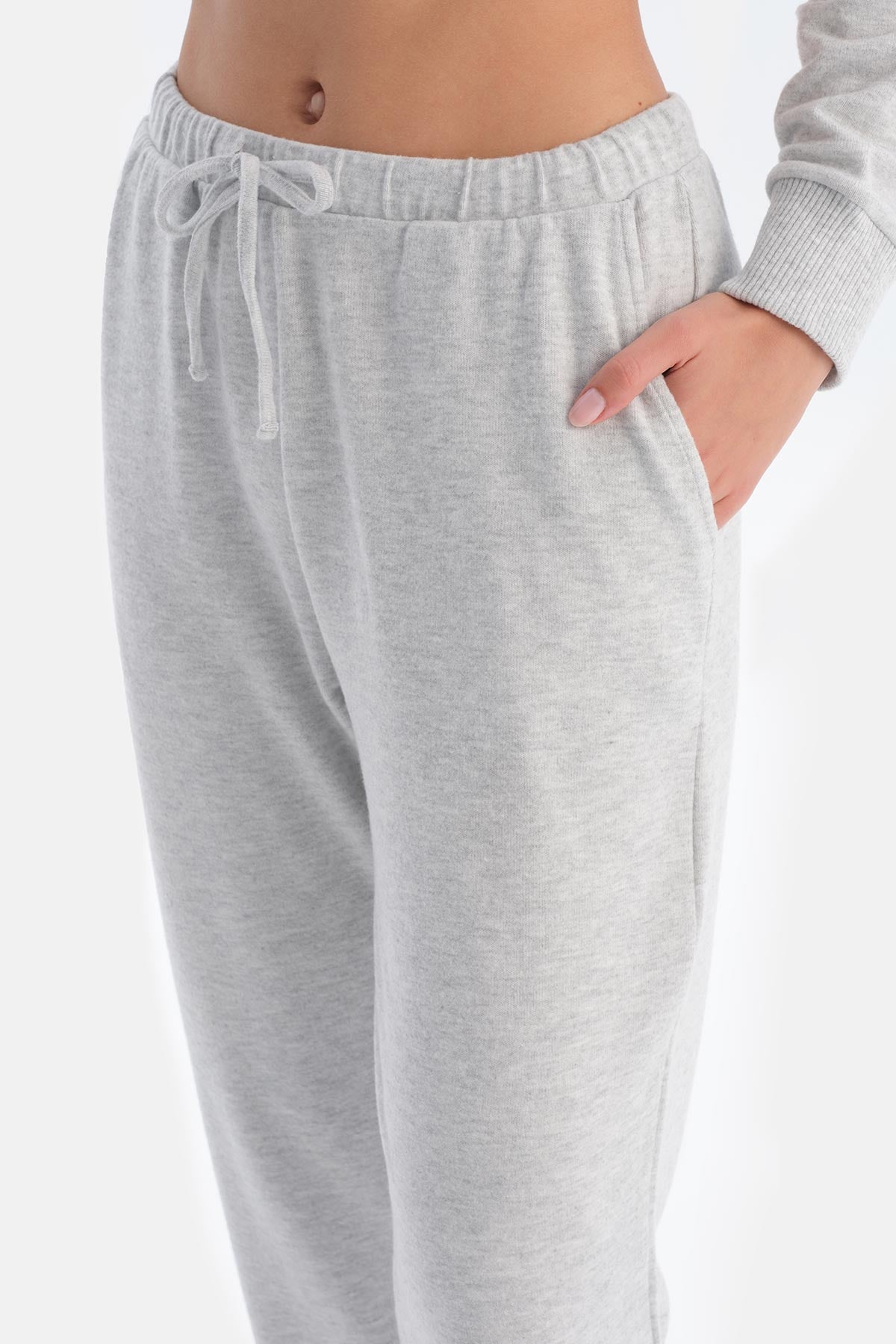 Grey Melange CREW NECK LONG SLEEVE PAJAMA SET WITH JOGGER PANTS