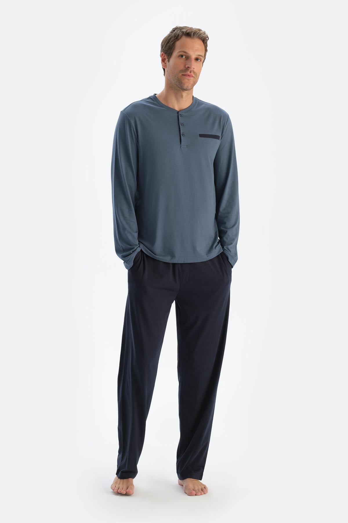 Koyu Mavi Yarım Patlı Uzun Kollu Üçlü Pijama Takımı