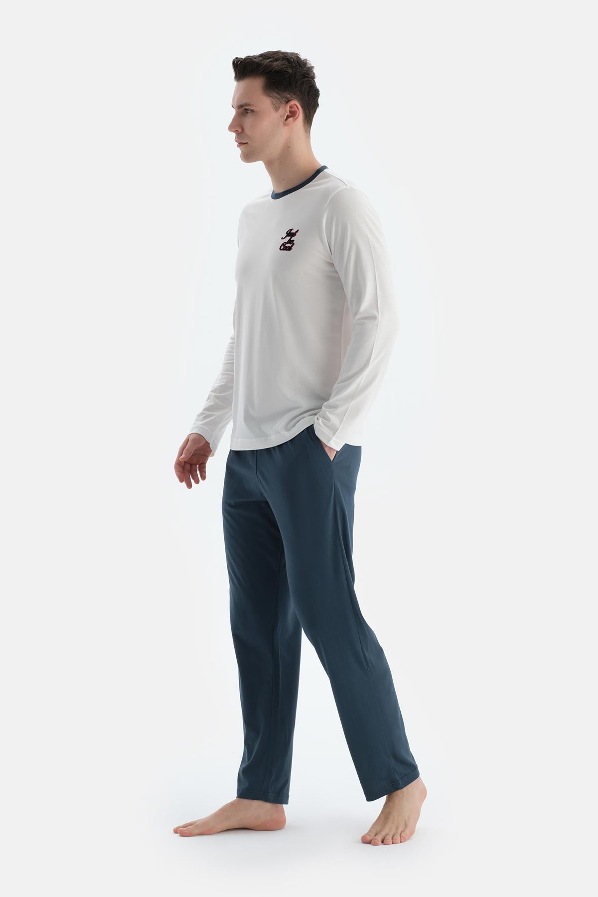 Ekru Uzun Kollu Baskı Detaylı Tişört Pantolon Pijama Takımı