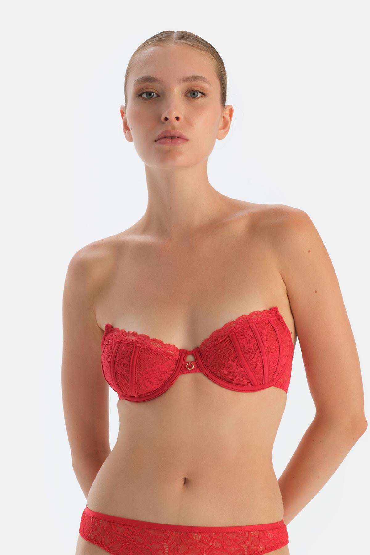Kırmızı Alternatif Askılı Dantelli Balenli Sütyen