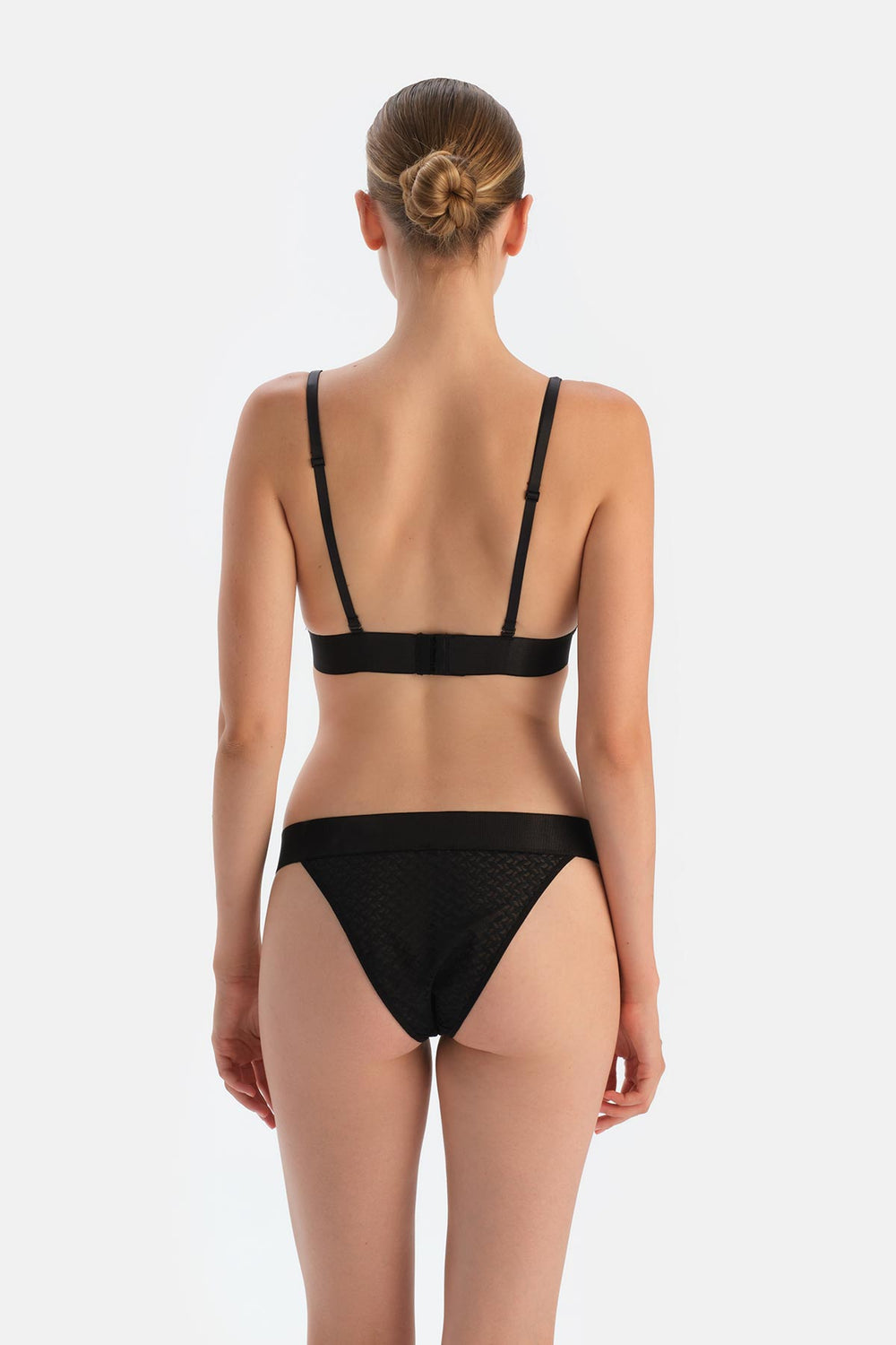 Siyah Dantelli Brazilian Külot