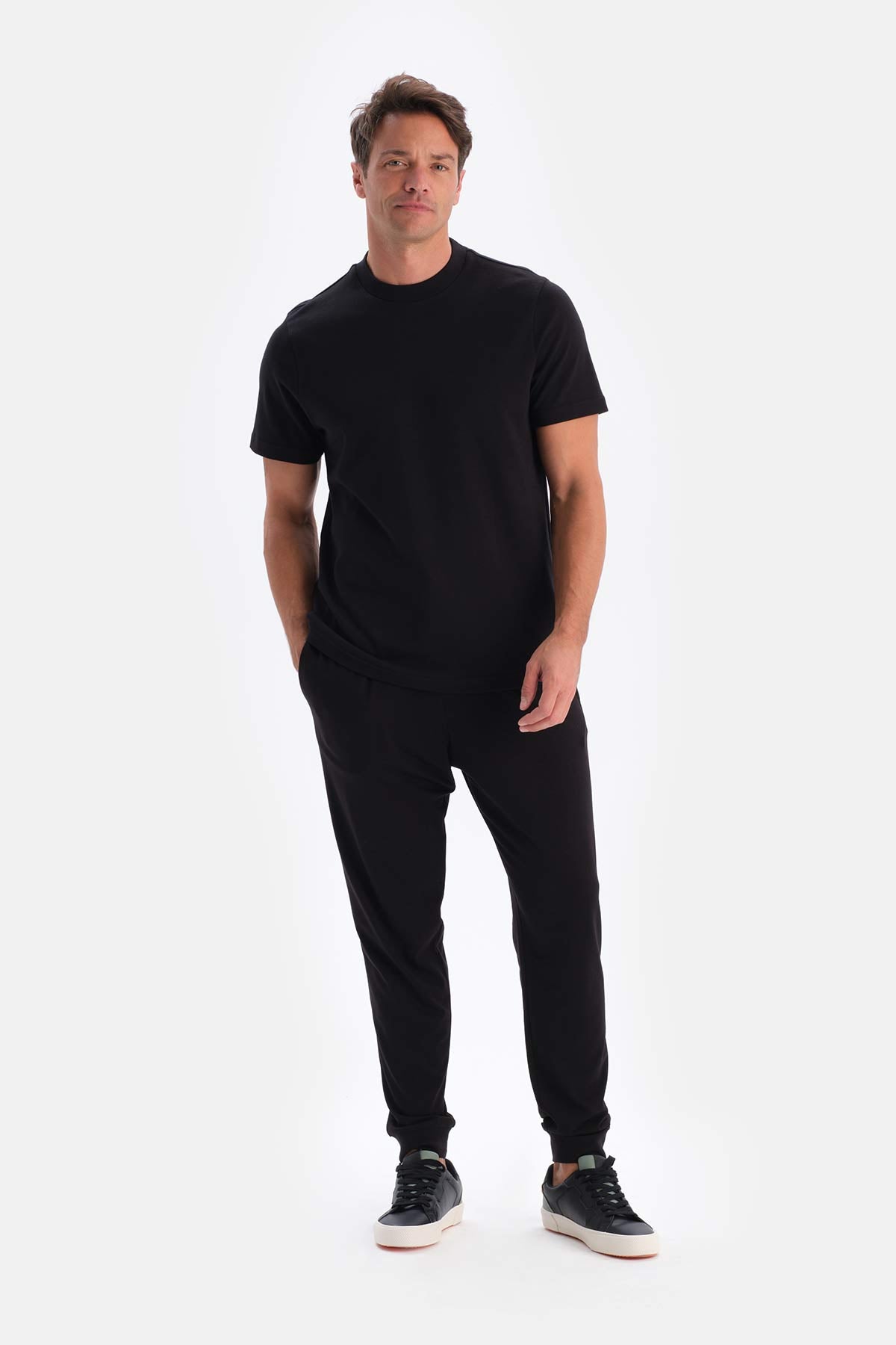 Siyah Ipek Apre Interlok Bisiklet Yaka Tişört