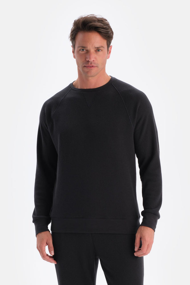 Siyah Bisiklet Yaka Uzun Kollu Waffle Sweatshırt