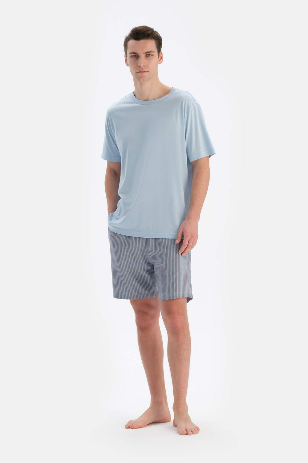 Açık Mavi Bisiklet Yaka Altı Dokuma Şort Pijama Takımı