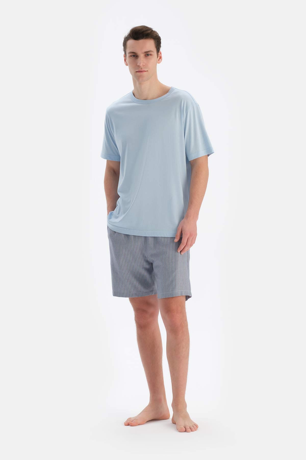 Açık Mavi Bisiklet Yaka Altı Dokuma Şort Pijama Takımı