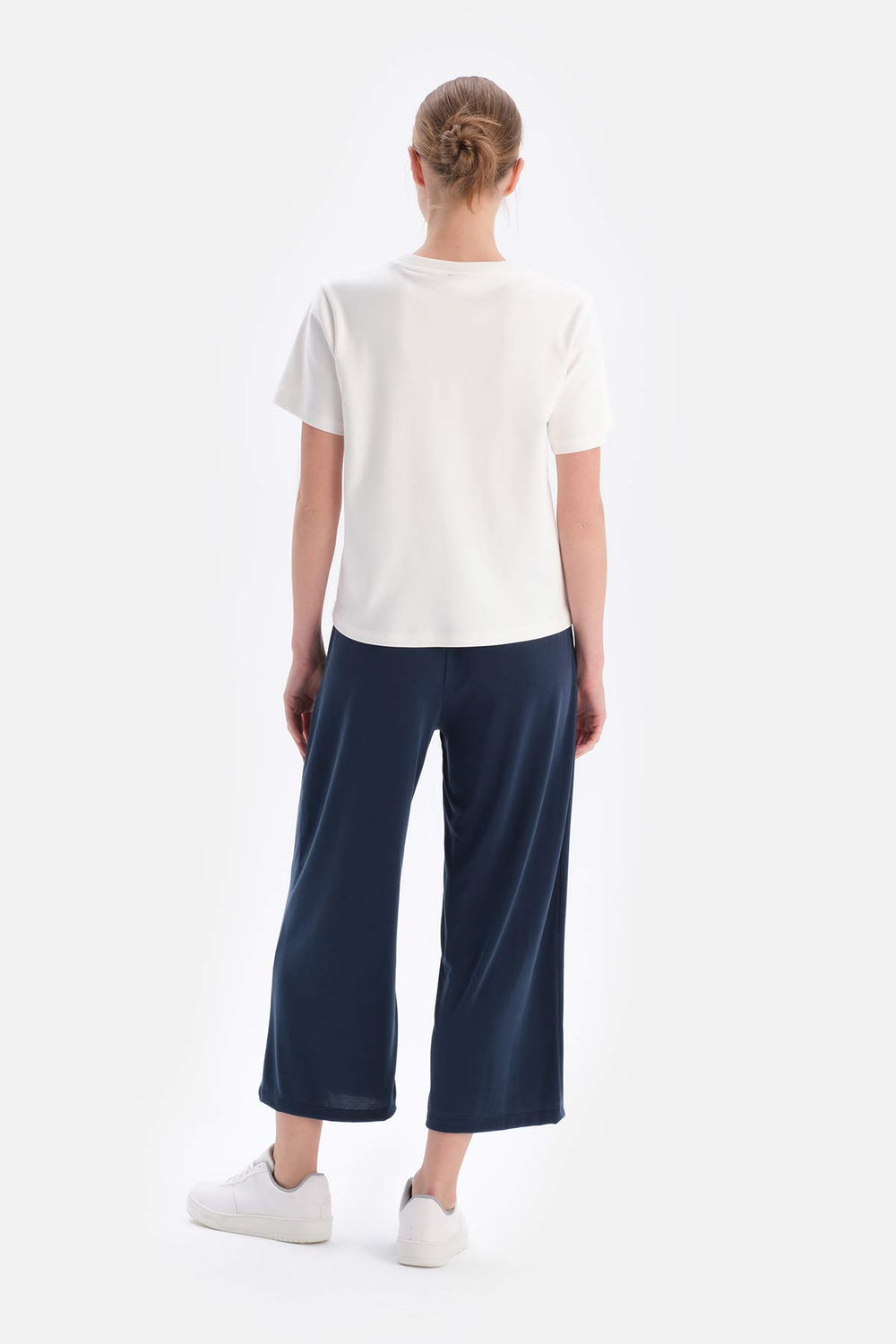 White SILK FINISHING INTERLOCK CREW NECK T-SHIRT