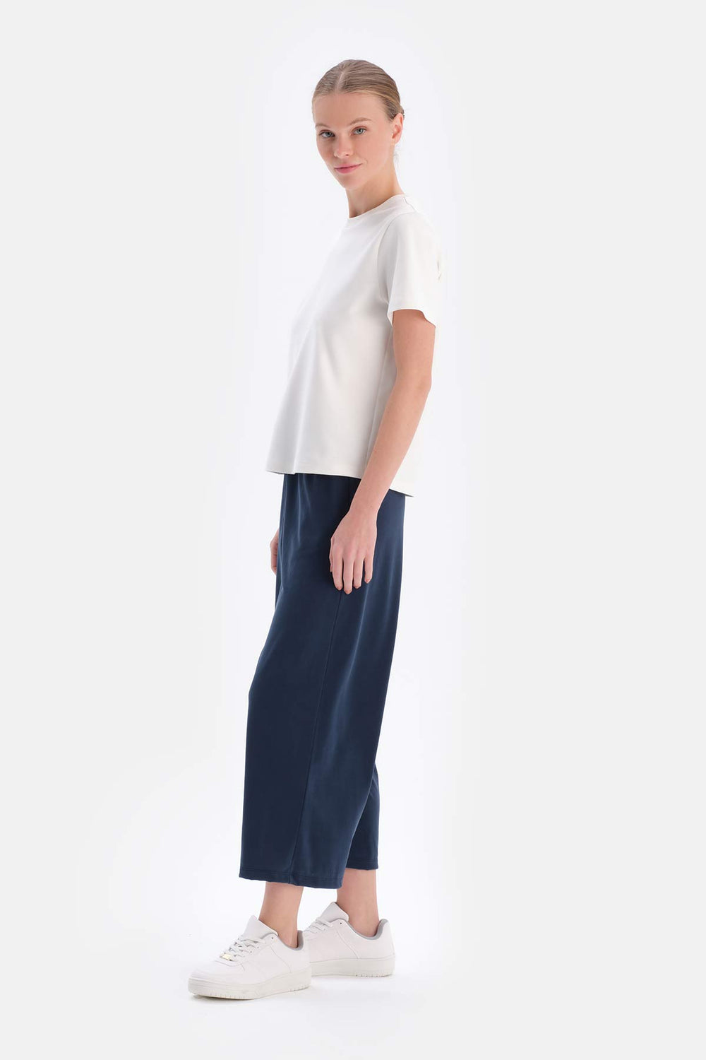 White SILK FINISHING INTERLOCK CREW NECK T-SHIRT