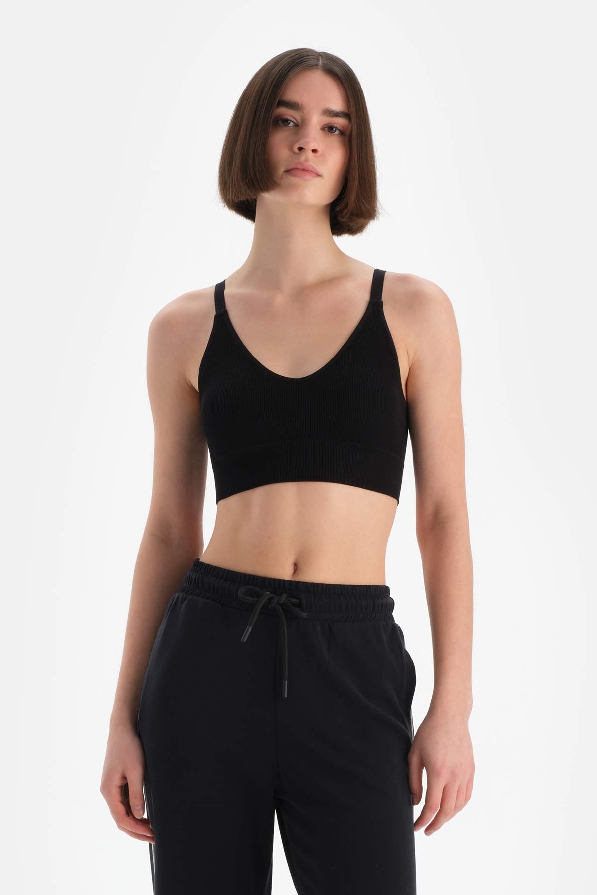 Siyah Dagi Active Kadın Ince Askılı Seamless Sporcu Sütyeni