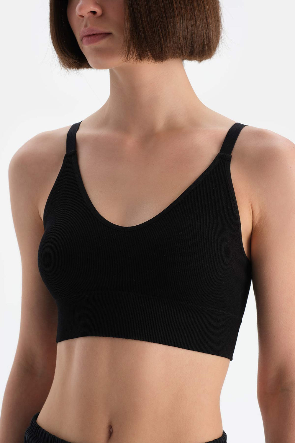 Siyah Dagi Active Kadın Ince Askılı Seamless Sporcu Sütyeni